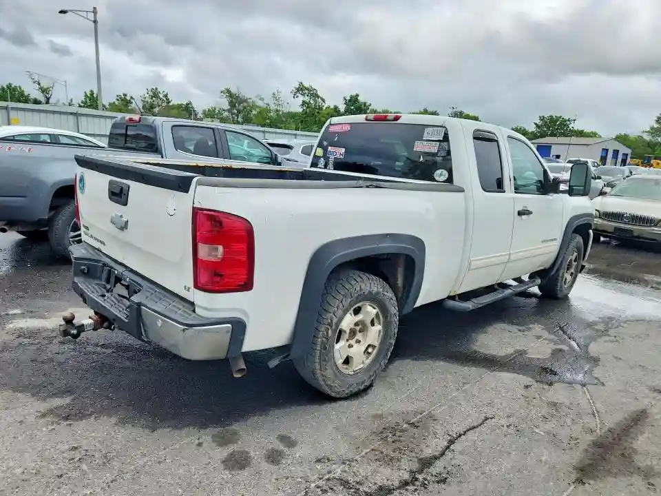 1GCRKSE3XBZ215982 2011 CHEVROLET SILVERADO-2