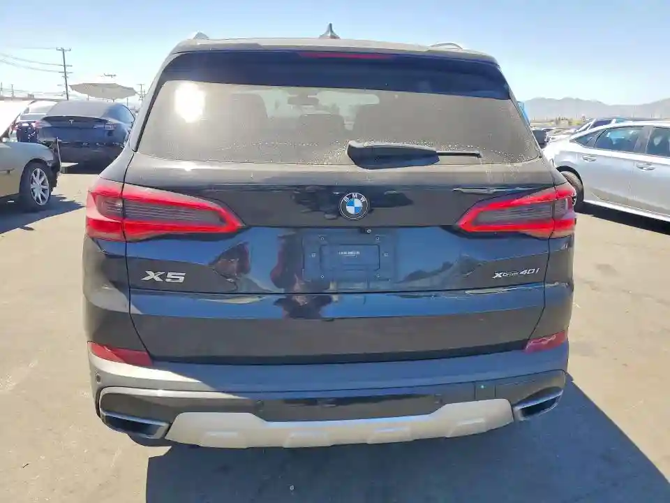 5UXCR6C55KLL03076 2019 BMW X5-5