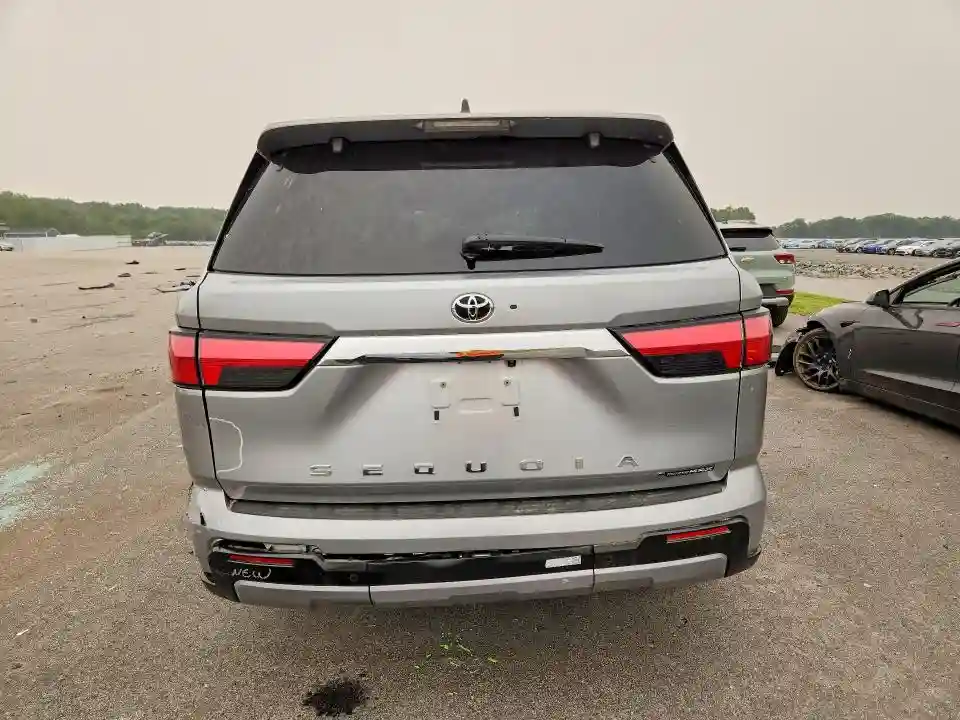 7SVAAABA8SX071895 2025 TOYOTA SEQUOIA-5