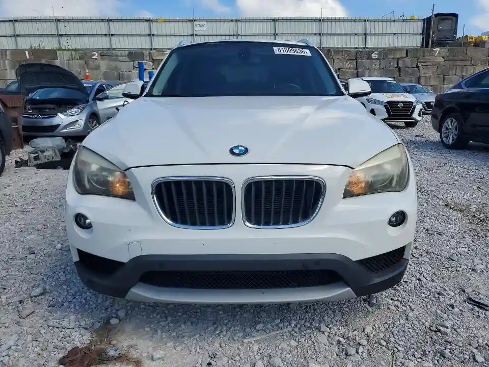 WBAVM1C58EVW48667 2014 BMW X1-4