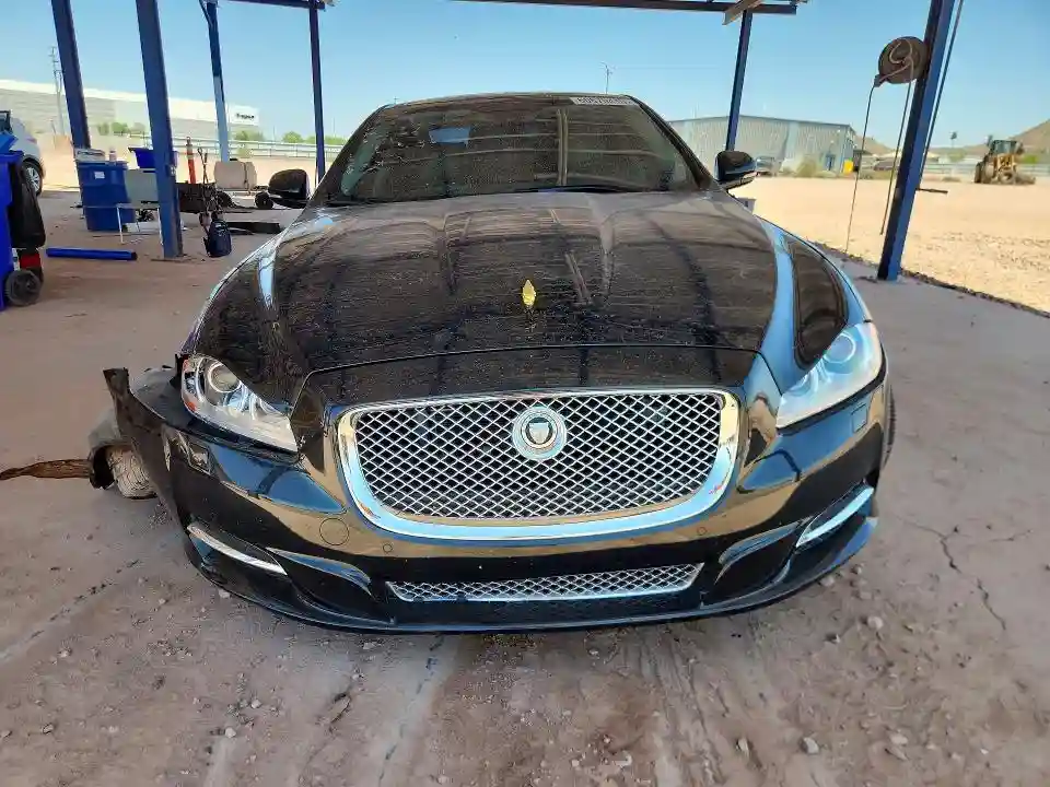 SAJWA1CB1BLV17837 2011 JAGUAR XJ-4