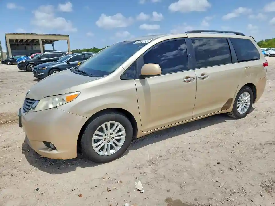 5TDYK3DC7ES456102 2014 TOYOTA SIENNA-0