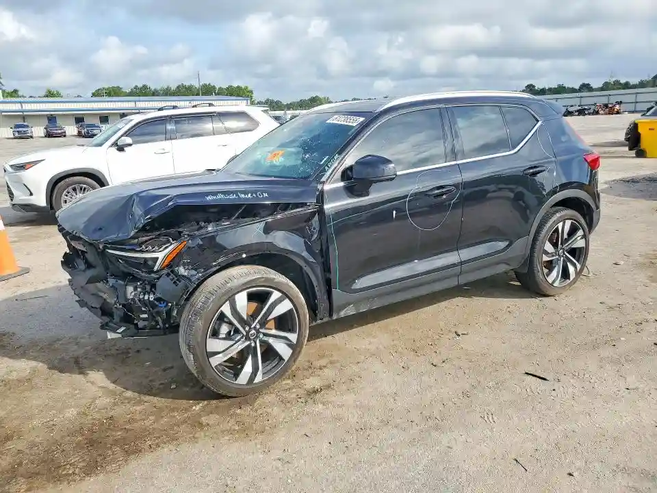 YV4L12UE2S2486066 2025 VOLVO XC40-0