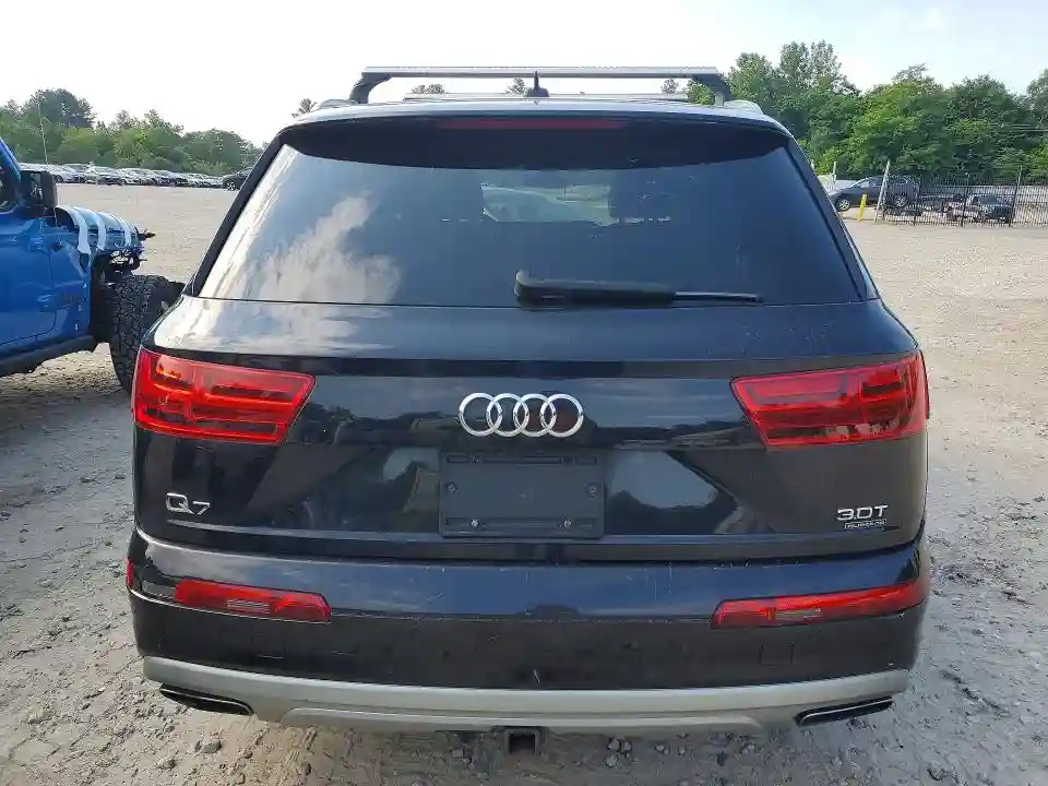 WA1LAAF7XJD000449 2018 AUDI Q7-5