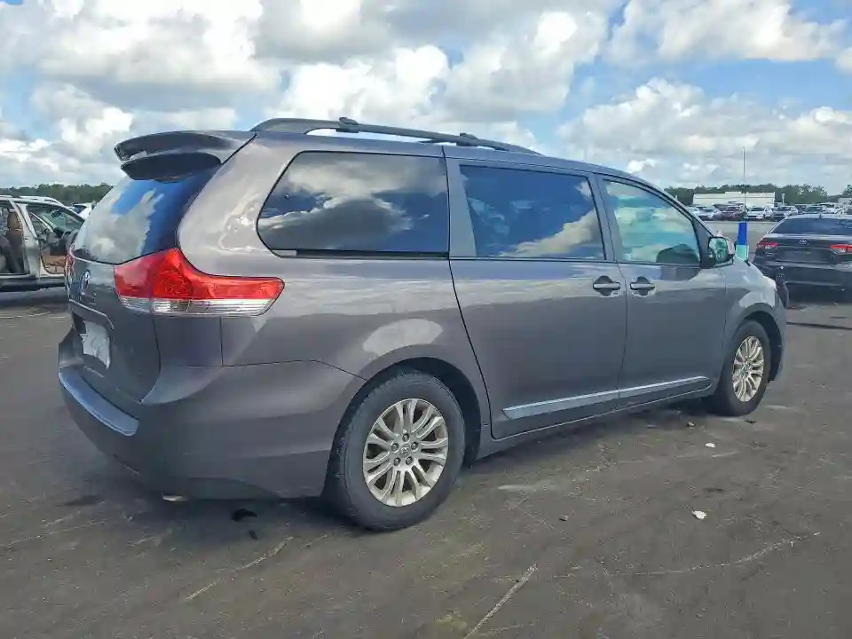 5TDYK3DC7CS273344 2012 TOYOTA SIENNA-2