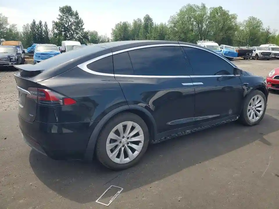 5YJXCBE2XHF049392 2017 TESLA MODEL X-2