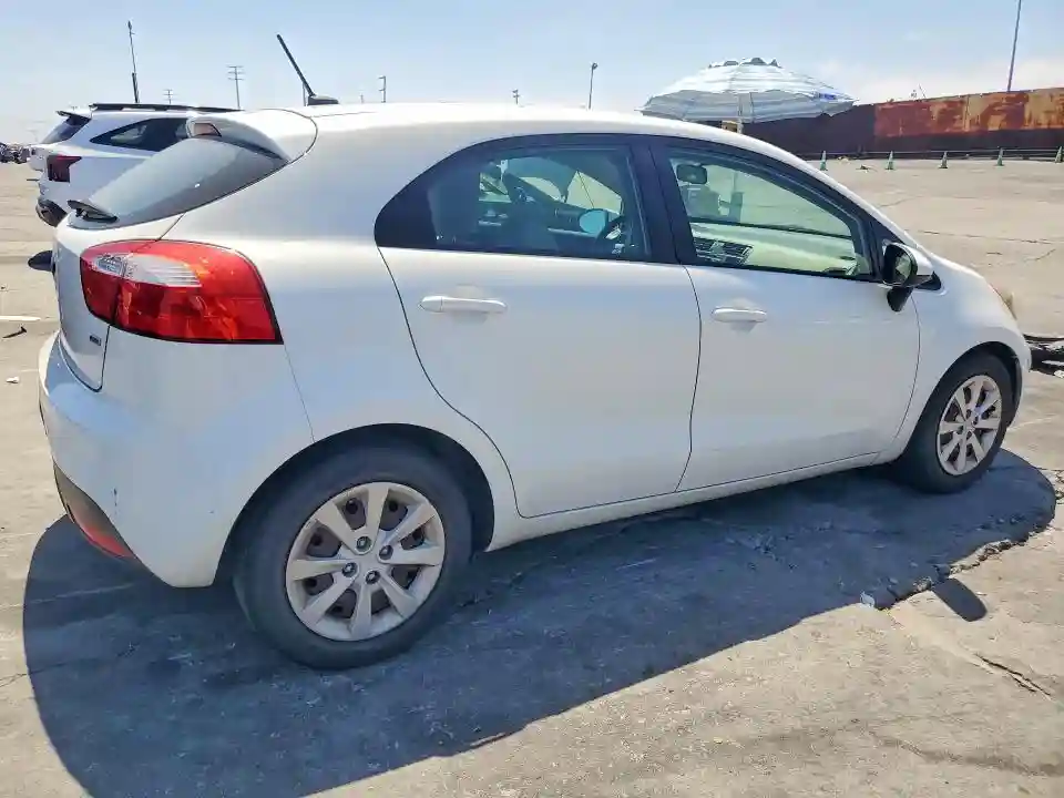 KNADM5A3XD6226297 2013 KIA RIO-2