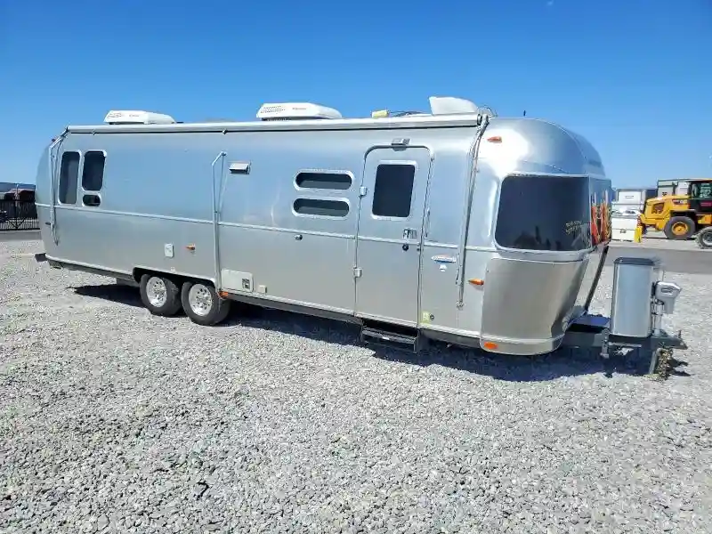 1STJFYP28EJ528848 2014 AIRSTREAM INTERNATIO-0