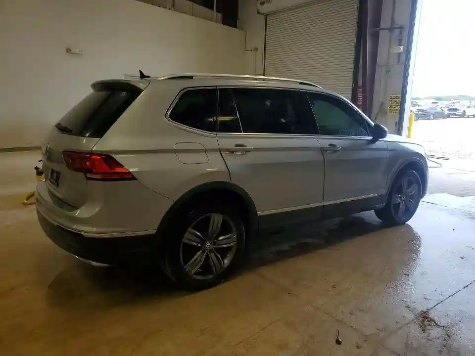 3VV3B7AX6LM017478 2020 VOLKSWAGEN TIGUAN-2