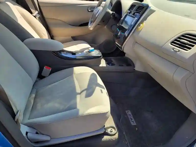 JN1AZ0CP9BT007472 2011 NISSAN LEAF-4