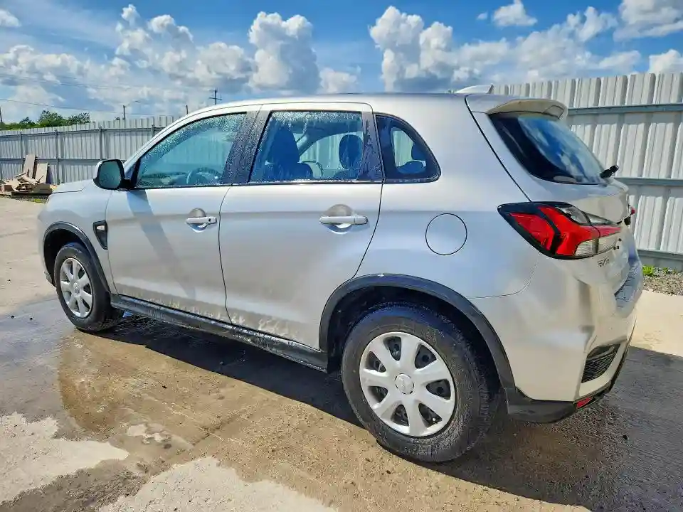 JA4AHUAU7PU605412 2023 MITSUBISHI OUTLANDER-1