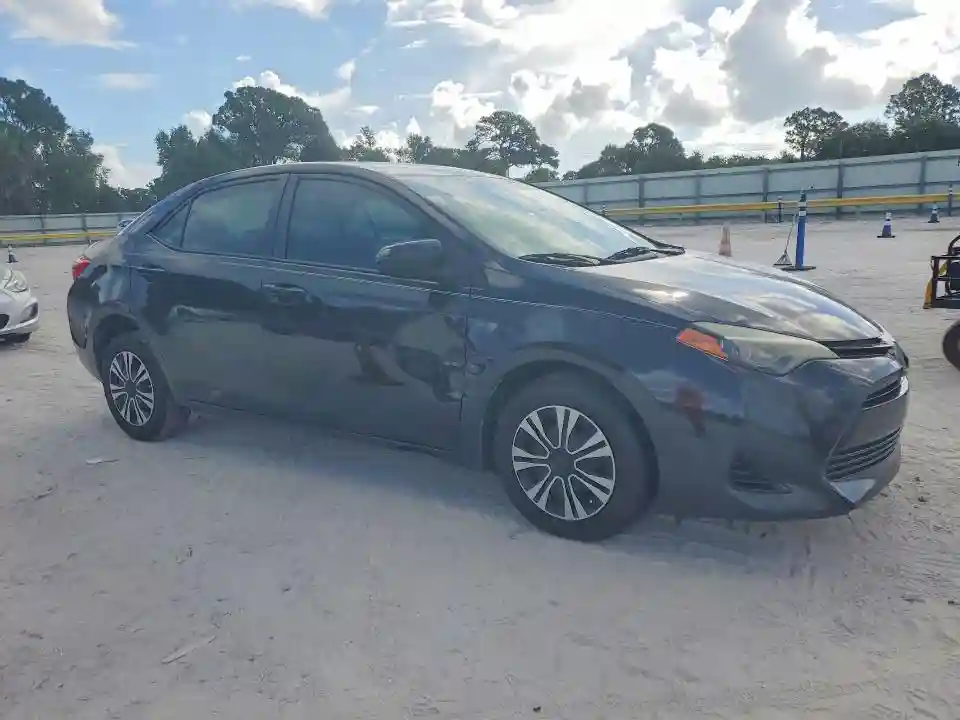 5YFBURHE9JP769864 2018 TOYOTA COROLLA-3