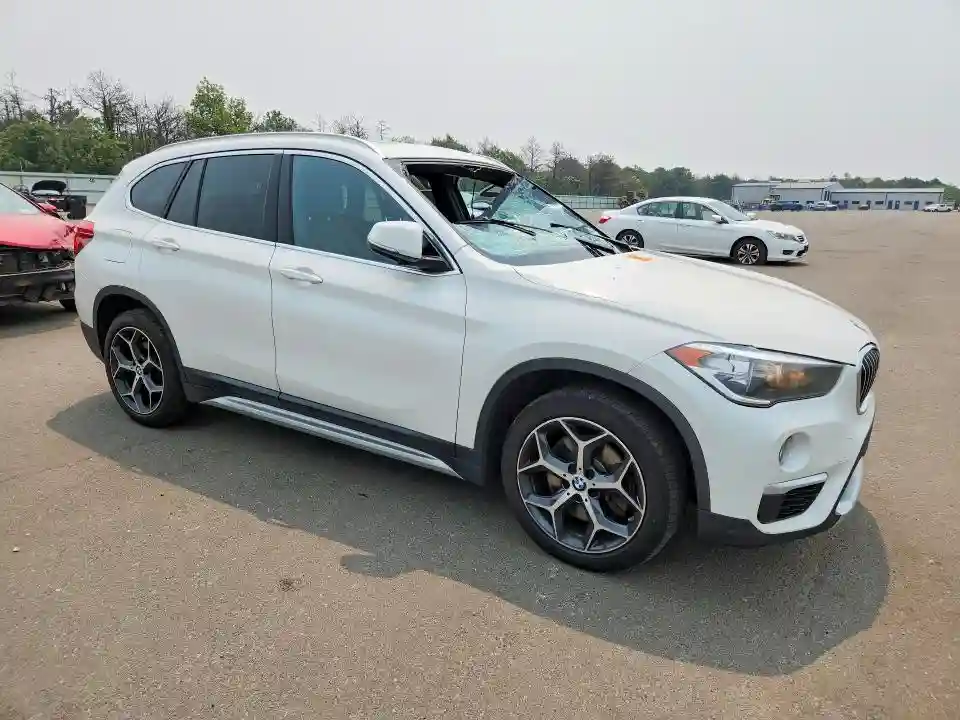 WBXHT3C34J3H30484 2018 BMW X1-3