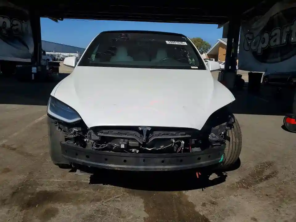 5YJXCAE21JF106367 2018 TESLA MODEL X-4