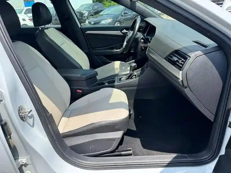 3VWC57BU1KM058543 2019 VOLKSWAGEN JETTA-4