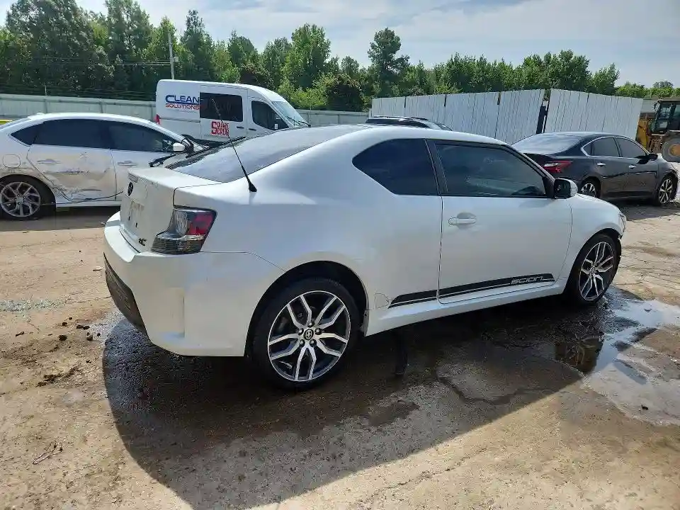 JTKJF5C74GJ020631 2016 SCION TC-2