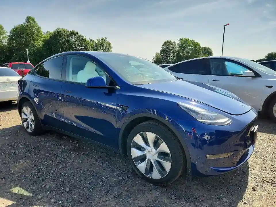 7SAYGDEEXNF418605 2022 TESLA MODEL Y-3
