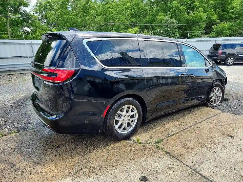 2C4RC1BG9TR281840 2026 CHRYSLER PACIFICA-2