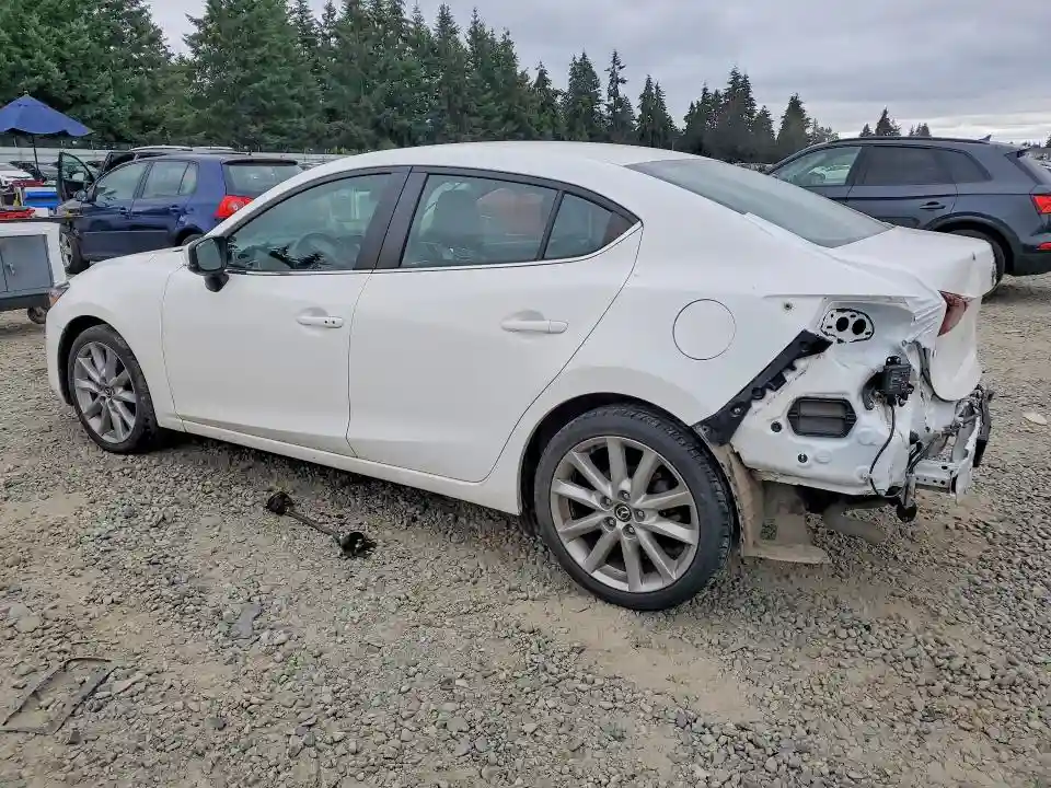 3MZBN1V78HM104697 2017 MAZDA 3-1