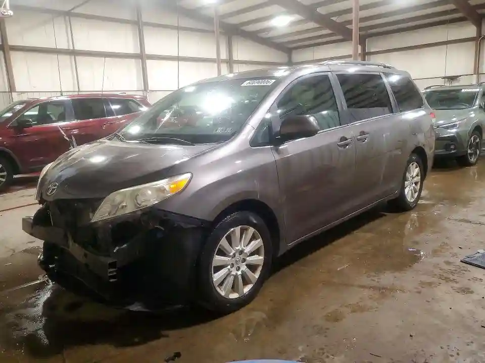 5TDJK3DC8DS069719 2013 TOYOTA SIENNA-0