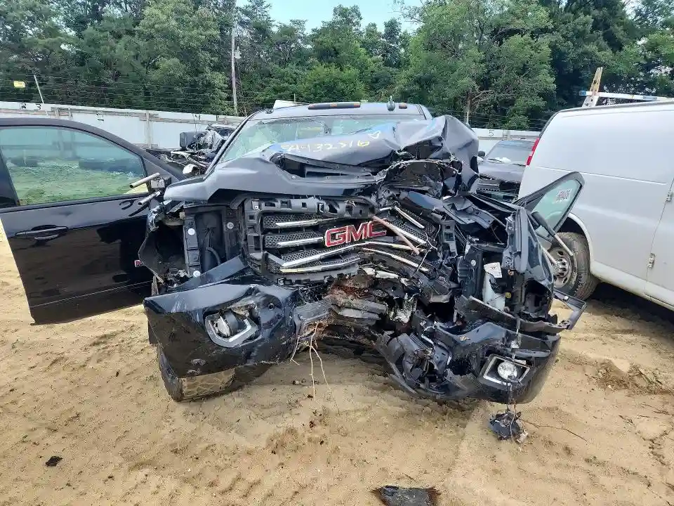 1GT12TEY5JF191749 2018 GMC SIERRA-4