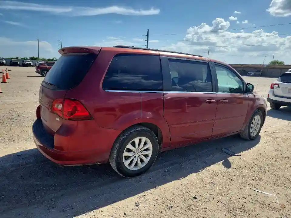 2C4RVABG3CR193974 2012 VOLKSWAGEN ROUTAN-2