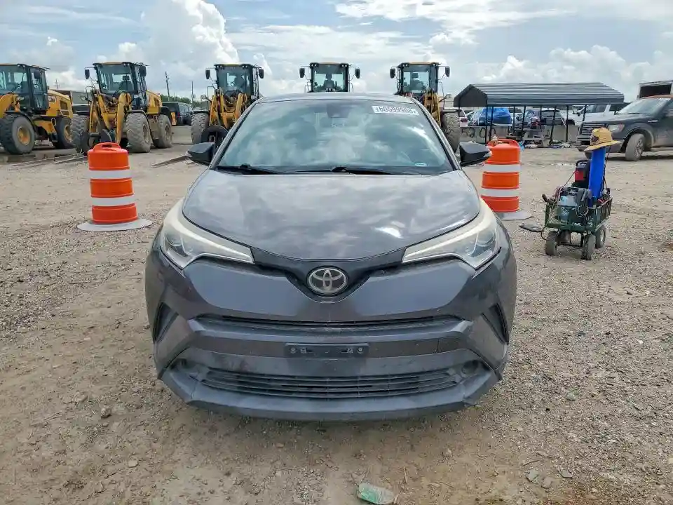 NMTKHMBX6JR007602 2018 TOYOTA C-HR-4