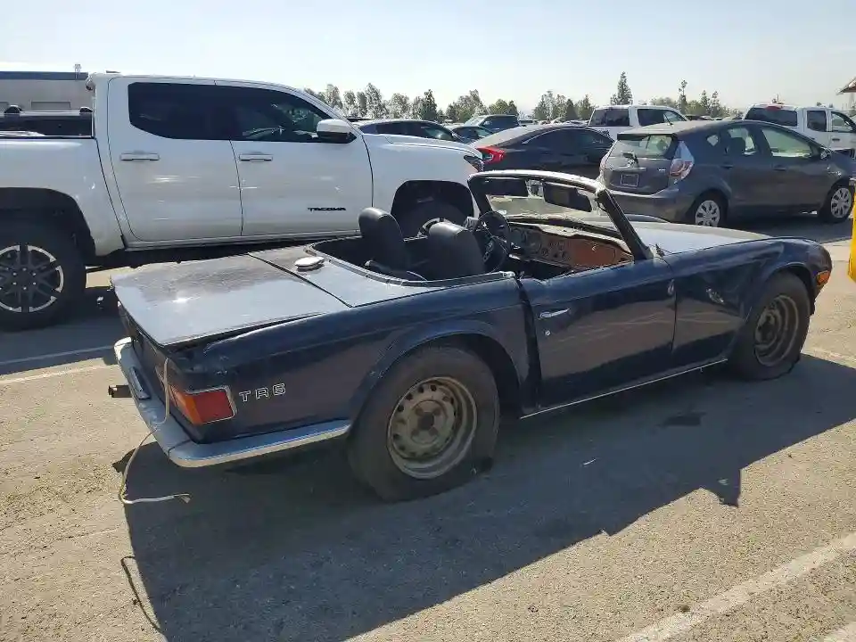 CC25196L 1969 TRIUMPH CAR GT6-2