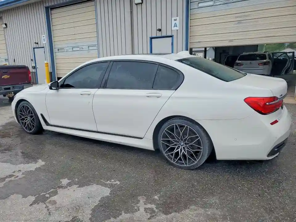 WBA7F2C50JG423747 2018 BMW 7 SERIES-1