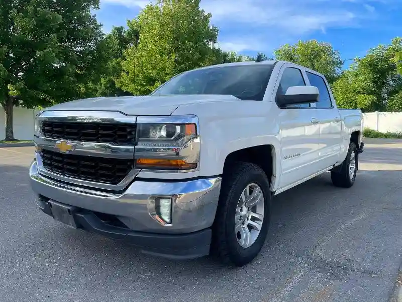 3GCUKREC8HG163585 2017 CHEVROLET SILVERADO-1