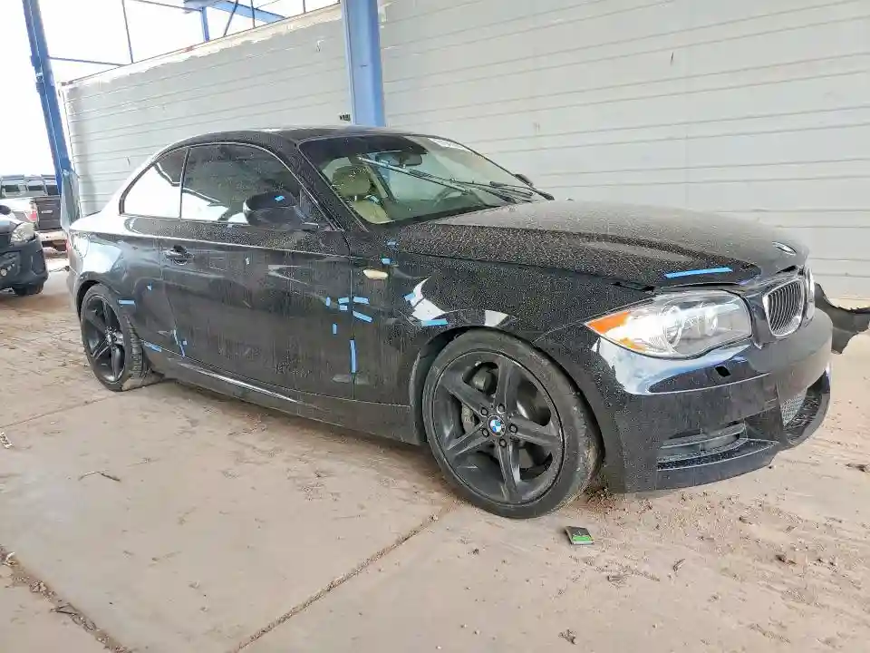 WBAUC9C57BVM09183 2011 BMW 1 SERIES-3
