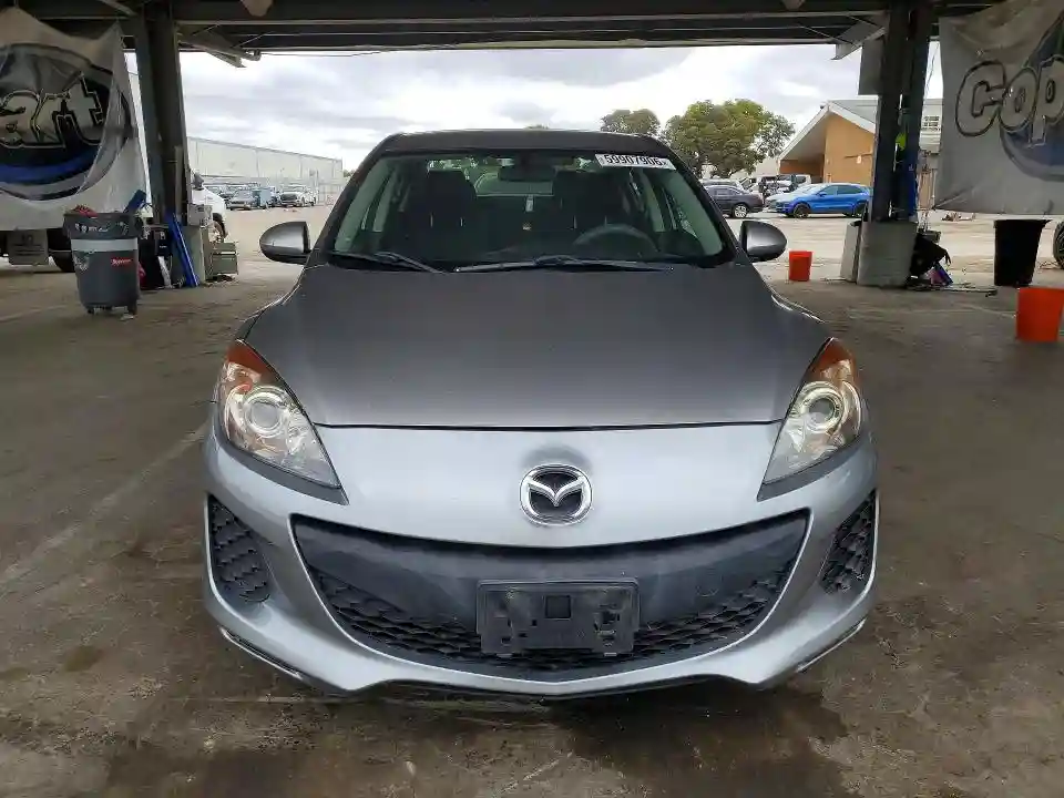 JM1BL1TG9D1728642 2013 MAZDA 3-4