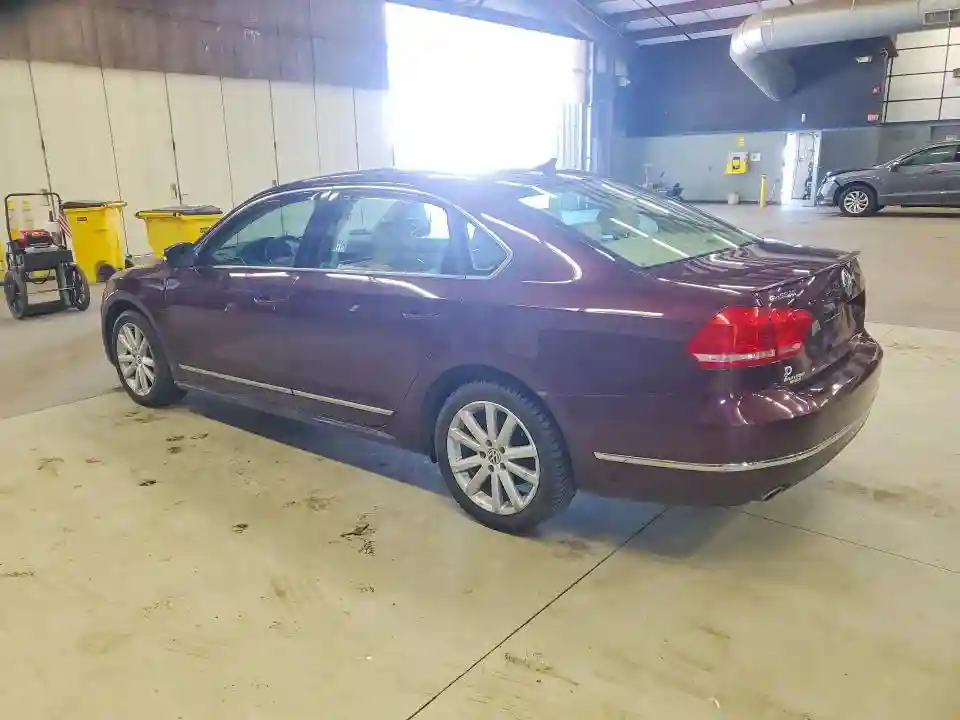 1VWCN7A36DC149353 2013 VOLKSWAGEN PASSAT-1