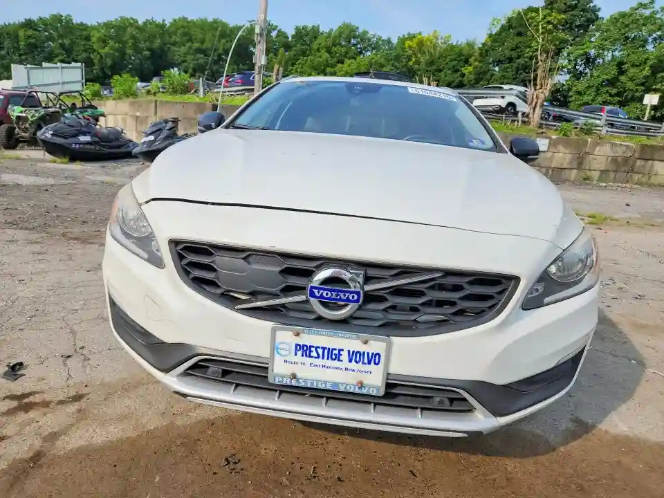 YV4612HK5G1008606 2016 VOLVO V60-4