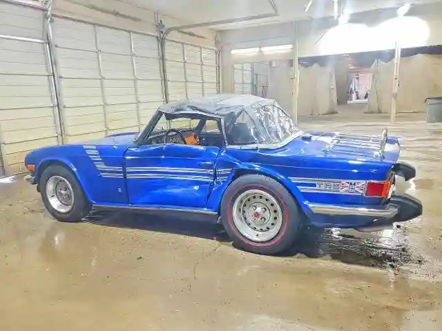 CF52399U 1976 TRIUMPH CAR TR6-1