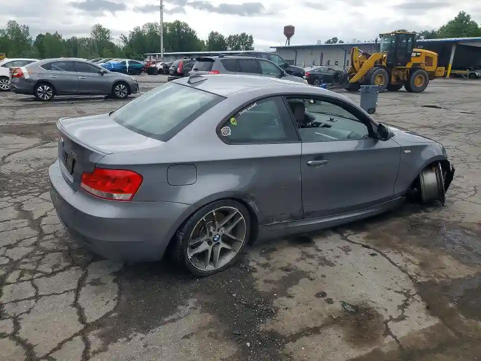WBAUC9C59DVY60165 2013 BMW 1 SERIES-2