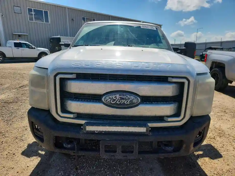 1FT8X3BT8CEC47572 2012 FORD F350-4