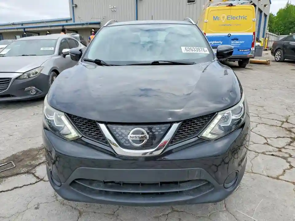 JN1BJ1CP8JW164814 2018 NISSAN ROGUE-4