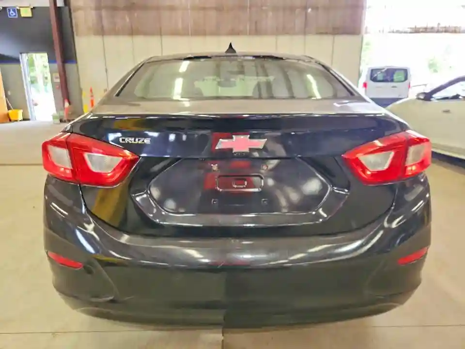 1G1BC5SM7J7105262 2018 CHEVROLET CRUZE-5