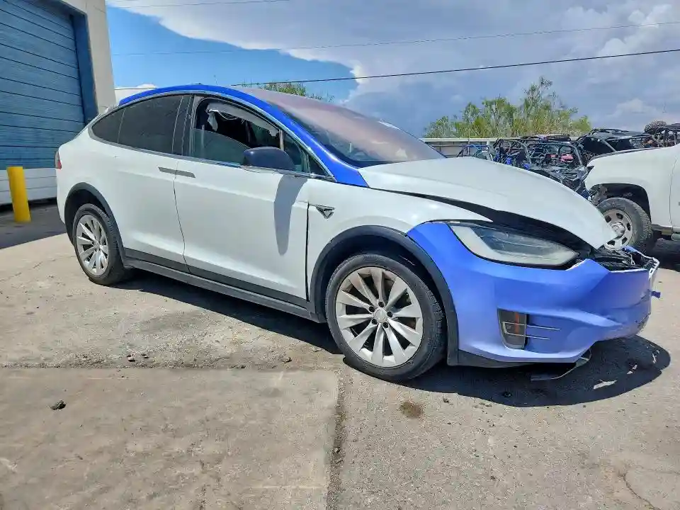 5YJXCDE20MF320515 2021 TESLA MODEL X-3