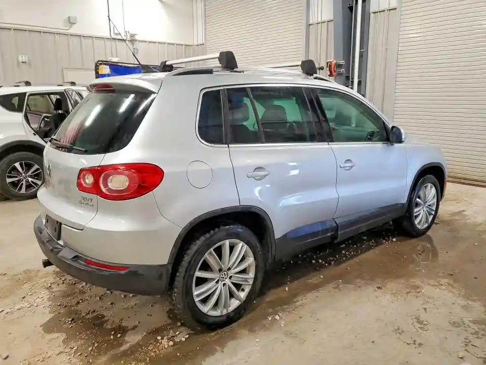WVGBV7AX2BW539293 2011 VOLKSWAGEN TIGUAN-2