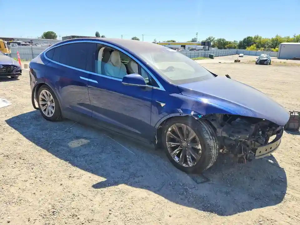 5YJXCBE25HF068805 2017 TESLA MODEL X-3