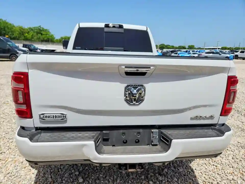 3C63RRNL8NG135215 2022 RAM 3500-5
