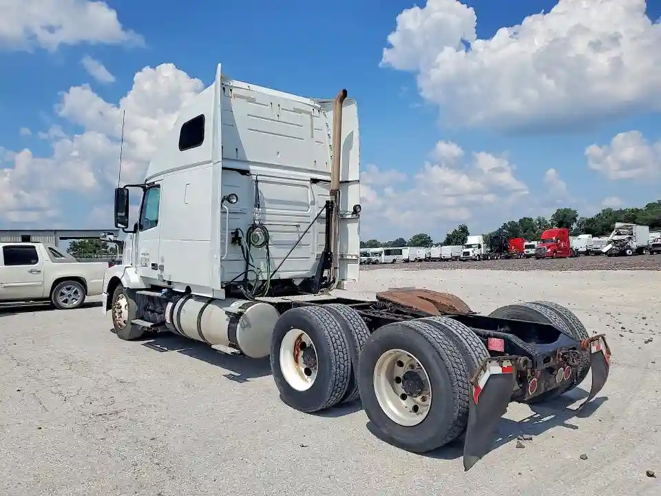 4V4NC9TH4DN568607 2013 VOLVO VN-1
