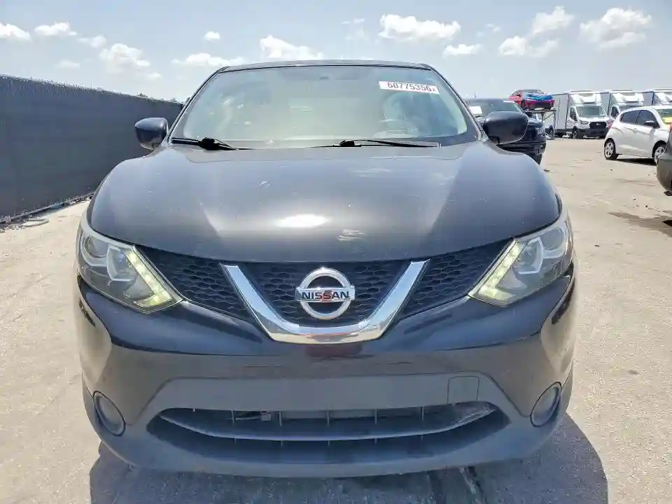JN1BJ1CP7HW018575 2017 NISSAN ROGUE-4