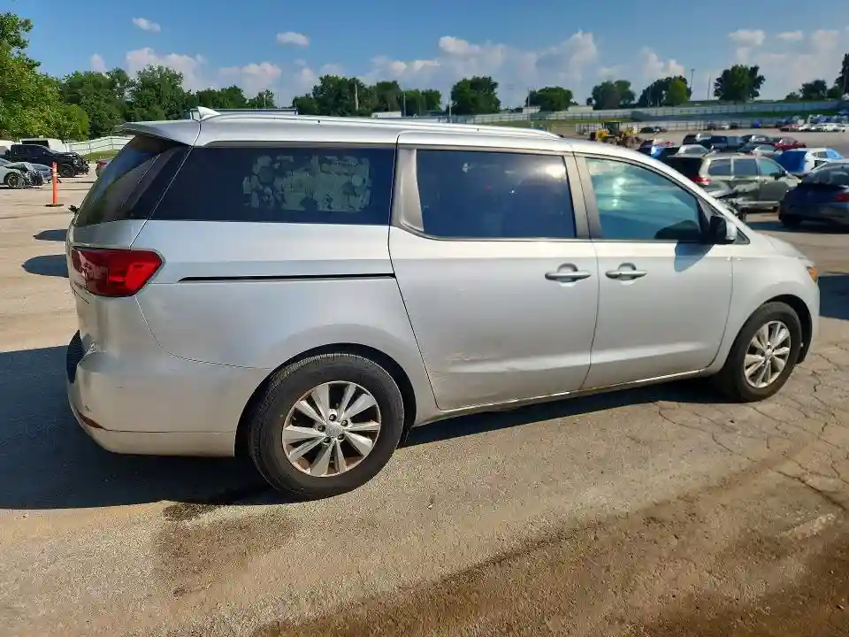 KNDMB5C15H6265955 2017 KIA SEDONA-2