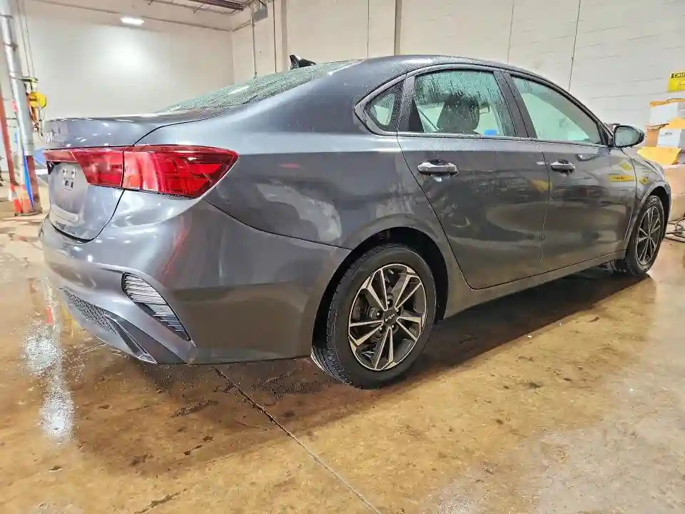 3KPF24AD8PE574134 2023 KIA FORTE LXS-2