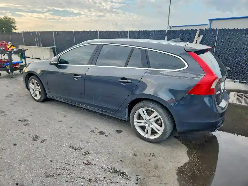 YV126MEB2F1199574 2015 VOLVO V60-1