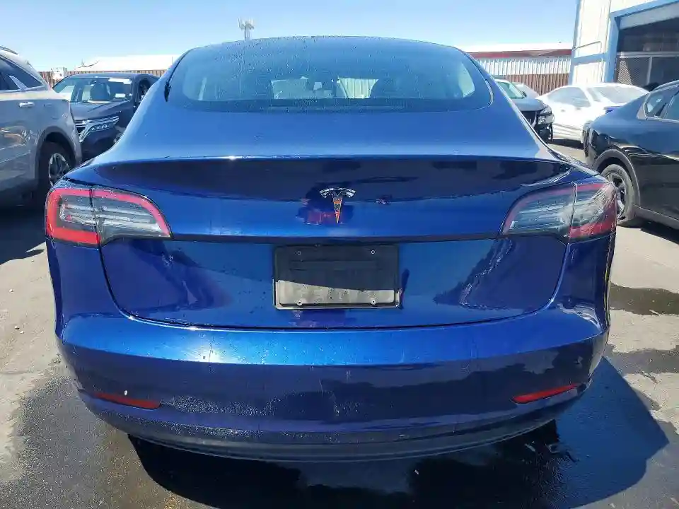 5YJ3E1EA2NF370798 2022 TESLA MODEL 3-5