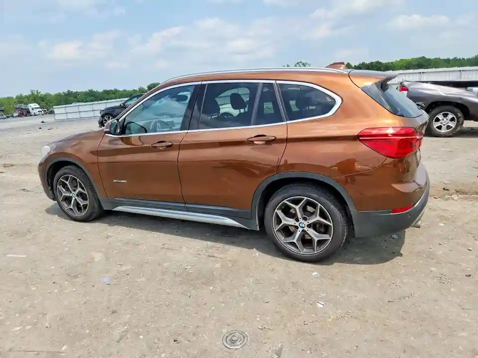 WBXHU7C3XH5H32940 2017 BMW X1-1